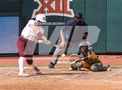 Thumbnail 2 in Calallen vs. Liberty (UIL 4A Softball Final) photogallery.