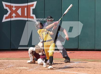 Thumbnail 3 in Calallen vs. Liberty (UIL 4A Softball Final) photogallery.