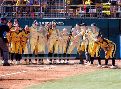 Thumbnail 2 in Calallen vs. Liberty (UIL 4A Softball Final) photogallery.