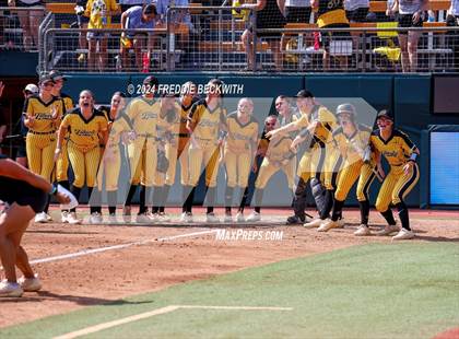 Thumbnail 1 in Calallen vs. Liberty (UIL 4A Softball Final) photogallery.