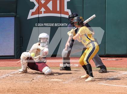 Thumbnail 1 in Calallen vs. Liberty (UIL 4A Softball Final) photogallery.