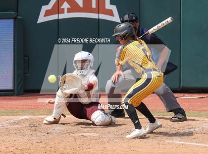 Thumbnail 3 in Calallen vs. Liberty (UIL 4A Softball Final) photogallery.