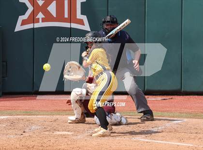 Thumbnail 1 in Calallen vs. Liberty (UIL 4A Softball Final) photogallery.