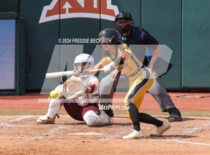 Thumbnail 1 in Calallen vs. Liberty (UIL 4A Softball Final) photogallery.