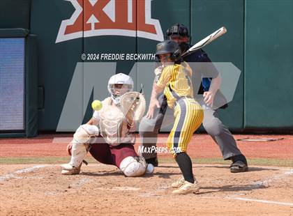Thumbnail 2 in Calallen vs. Liberty (UIL 4A Softball Final) photogallery.