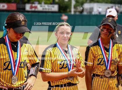 Thumbnail 2 in Calallen vs. Liberty (UIL 4A Softball Final) photogallery.
