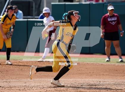 Thumbnail 1 in Calallen vs. Liberty (UIL 4A Softball Final) photogallery.