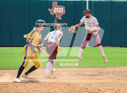 Thumbnail 1 in Calallen vs. Liberty (UIL 4A Softball Final) photogallery.