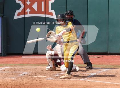 Thumbnail 1 in Calallen vs. Liberty (UIL 4A Softball Final) photogallery.