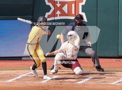 Thumbnail 3 in Calallen vs. Liberty (UIL 4A Softball Final) photogallery.