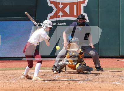 Thumbnail 2 in Calallen vs. Liberty (UIL 4A Softball Final) photogallery.