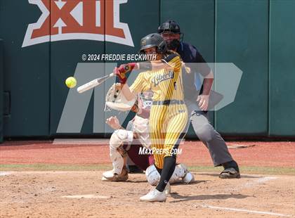 Thumbnail 1 in Calallen vs. Liberty (UIL 4A Softball Final) photogallery.
