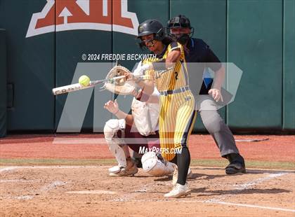 Thumbnail 2 in Calallen vs. Liberty (UIL 4A Softball Final) photogallery.