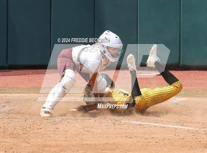Thumbnail 3 in Calallen vs. Liberty (UIL 4A Softball Final) photogallery.
