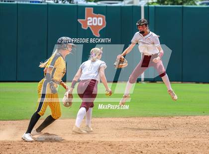 Thumbnail 2 in Calallen vs. Liberty (UIL 4A Softball Final) photogallery.