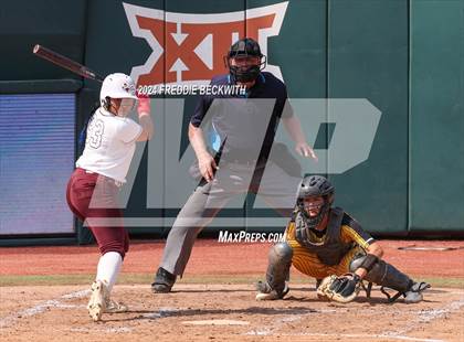 Thumbnail 3 in Calallen vs. Liberty (UIL 4A Softball Final) photogallery.