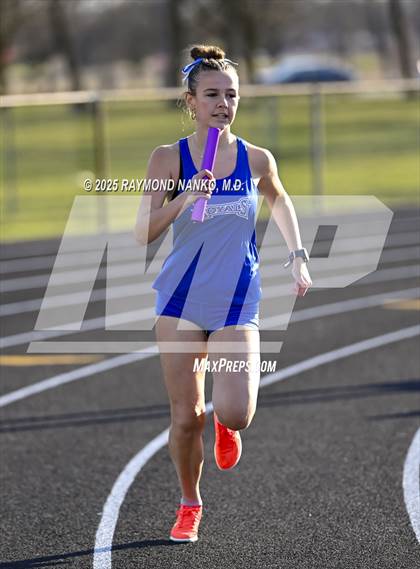 Thumbnail 2 in Hamilton Southeastern Triangular Invite (3200m Relay)  photogallery.