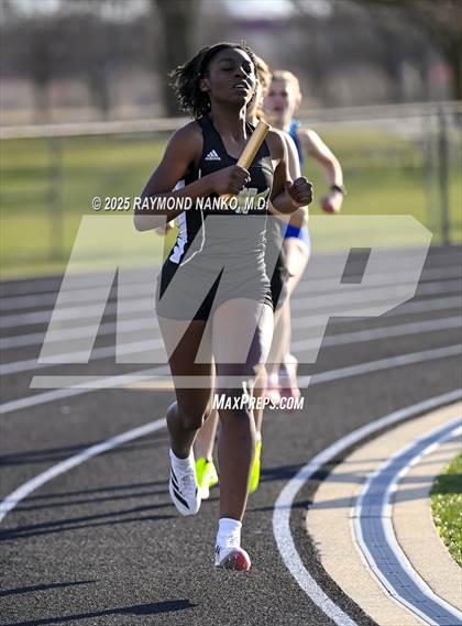 Thumbnail 2 in Hamilton Southeastern Triangular Invite (3200m Relay)  photogallery.