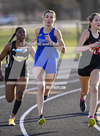 Thumbnail 2 in Hamilton Southeastern Triangular Invite (3200m Relay)  photogallery.