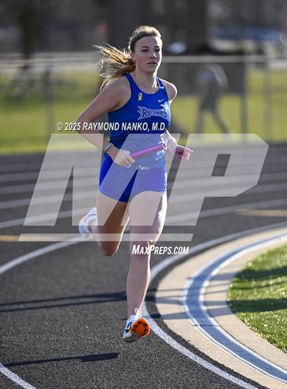 Thumbnail 3 in Hamilton Southeastern Triangular Invite (3200m Relay)  photogallery.