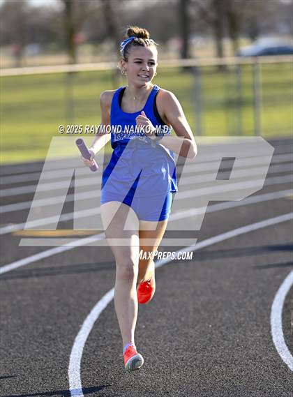 Thumbnail 3 in Hamilton Southeastern Triangular Invite (3200m Relay)  photogallery.