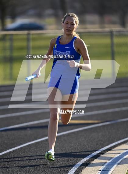 Thumbnail 2 in Hamilton Southeastern Triangular Invite (3200m Relay)  photogallery.