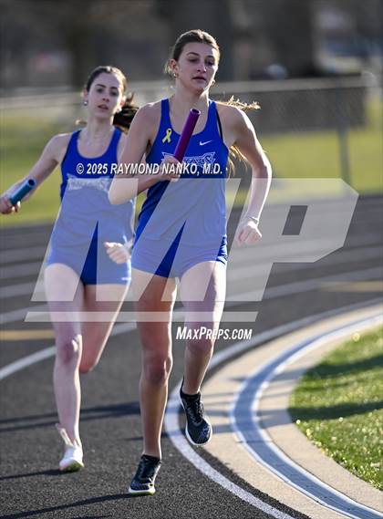 Thumbnail 3 in Hamilton Southeastern Triangular Invite (3200m Relay)  photogallery.