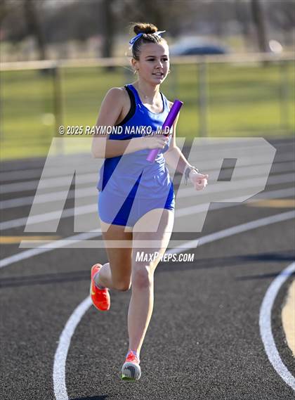 Thumbnail 1 in Hamilton Southeastern Triangular Invite (3200m Relay)  photogallery.