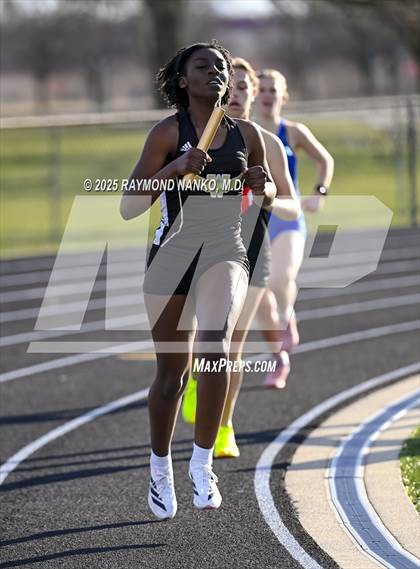 Thumbnail 1 in Hamilton Southeastern Triangular Invite (3200m Relay)  photogallery.