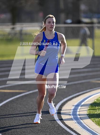 Thumbnail 1 in Hamilton Southeastern Triangular Invite (3200m Relay)  photogallery.