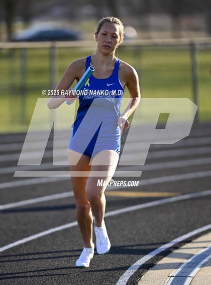 Thumbnail 3 in Hamilton Southeastern Triangular Invite (3200m Relay)  photogallery.