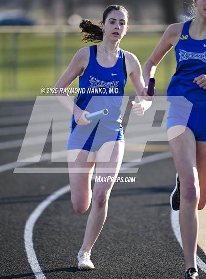 Thumbnail 3 in Hamilton Southeastern Triangular Invite (3200m Relay)  photogallery.