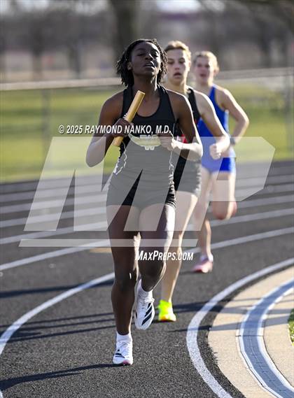 Thumbnail 3 in Hamilton Southeastern Triangular Invite (3200m Relay)  photogallery.