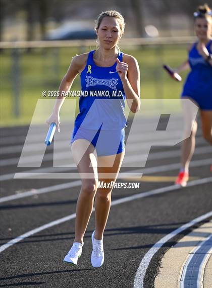 Thumbnail 2 in Hamilton Southeastern Triangular Invite (3200m Relay)  photogallery.