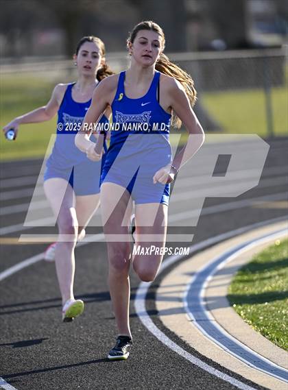 Thumbnail 2 in Hamilton Southeastern Triangular Invite (3200m Relay)  photogallery.
