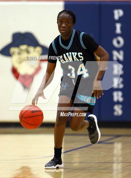 Thumbnail 1 in Highland vs. Pinnacle (AIA 6A Quarterfinal) photogallery.