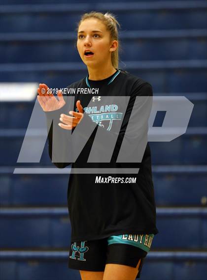 Thumbnail 1 in Highland vs. Pinnacle (AIA 6A Quarterfinal) photogallery.