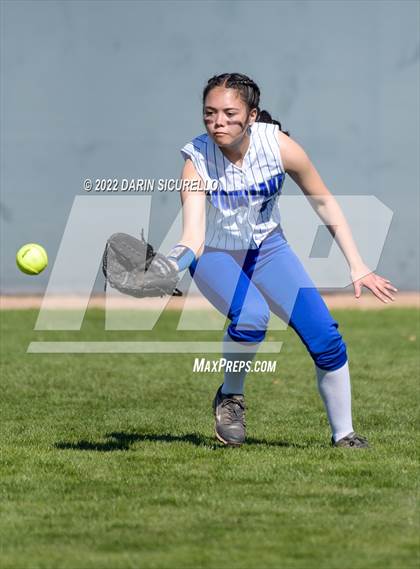 Thumbnail 3 in Snowflake vs. Desert Mountain (Dobson/Westwood Invitational) photogallery.