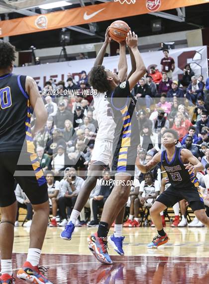 Thumbnail 3 in Archbishop Stepinac vs. Simeon  (Spalding Hoophall Classic) photogallery.