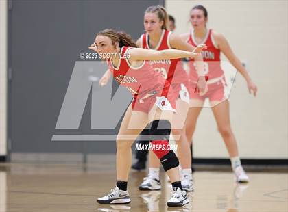 Thumbnail 3 in London vs Bloom-Carroll (OHSAA D2 Sectional Final) photogallery.