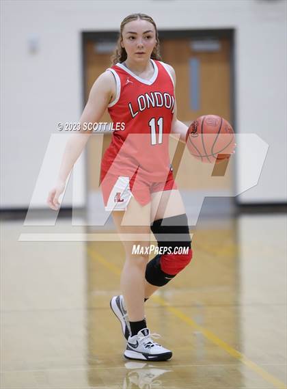 Thumbnail 2 in London vs Bloom-Carroll (OHSAA D2 Sectional Final) photogallery.