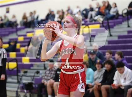 Thumbnail 1 in London vs Bloom-Carroll (OHSAA D2 Sectional Final) photogallery.