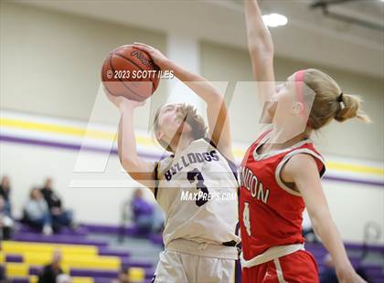 Thumbnail 1 in London vs Bloom-Carroll (OHSAA D2 Sectional Final) photogallery.