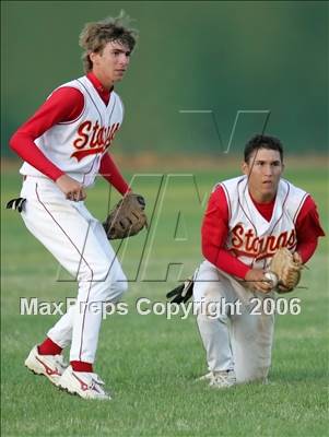 Thumbnail 3 in Oakmont vs Oakdale (Section Playoffs) photogallery.