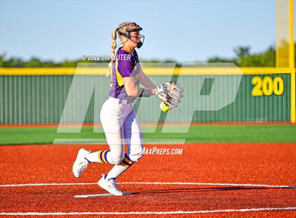 Thumbnail 3 in Thorndale vs Weimar (UIL 2A Region IV Final) photogallery.