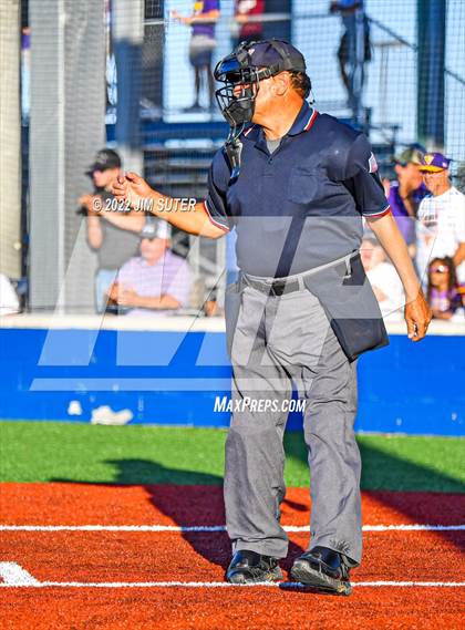Thumbnail 3 in Thorndale vs Weimar (UIL 2A Region IV Final) photogallery.
