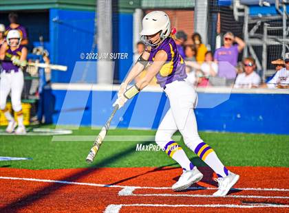 Thumbnail 1 in Thorndale vs Weimar (UIL 2A Region IV Final) photogallery.