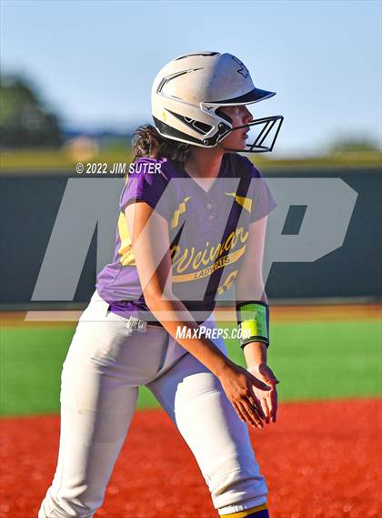 Thumbnail 1 in Thorndale vs Weimar (UIL 2A Region IV Final) photogallery.
