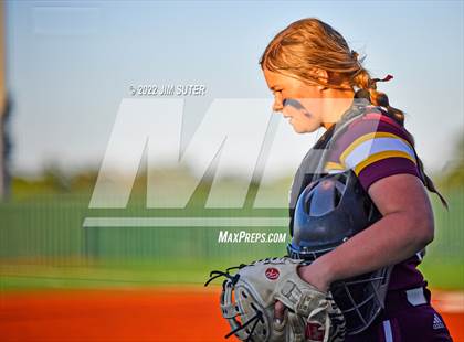 Thumbnail 3 in Thorndale vs Weimar (UIL 2A Region IV Final) photogallery.