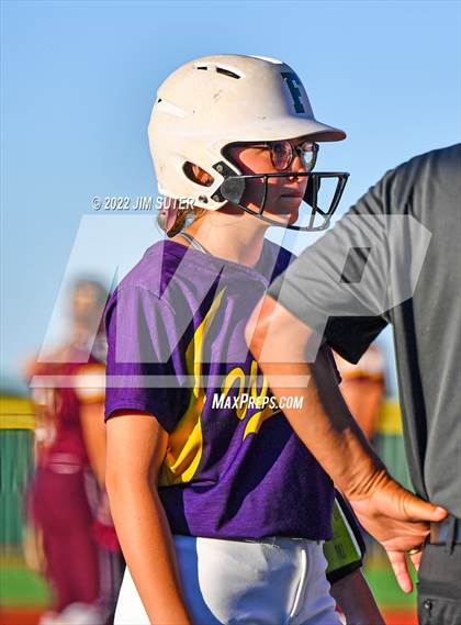 Thumbnail 1 in Thorndale vs Weimar (UIL 2A Region IV Final) photogallery.